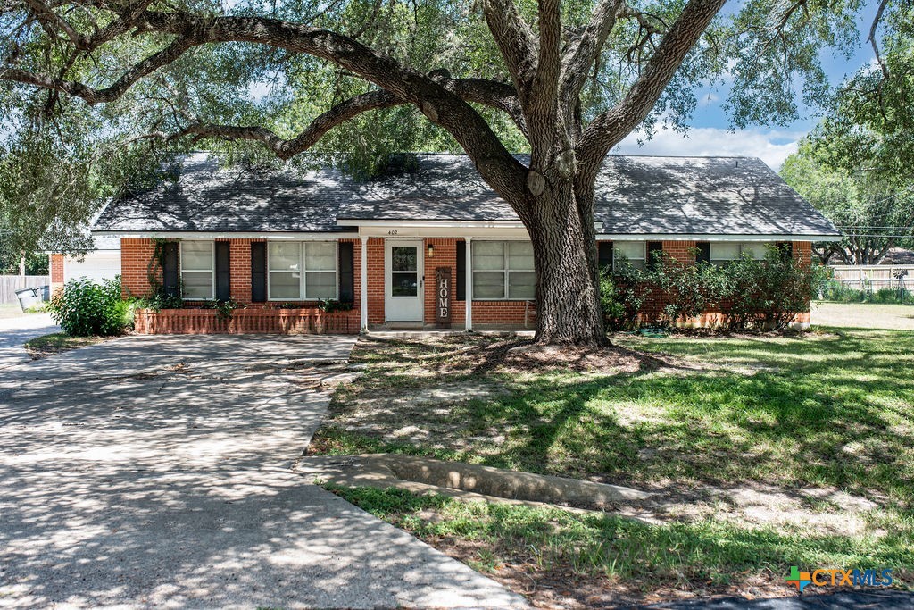 402 Dundee Street Property Photo 1
