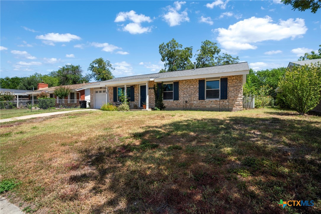 5131 Village Way Property Photo 2