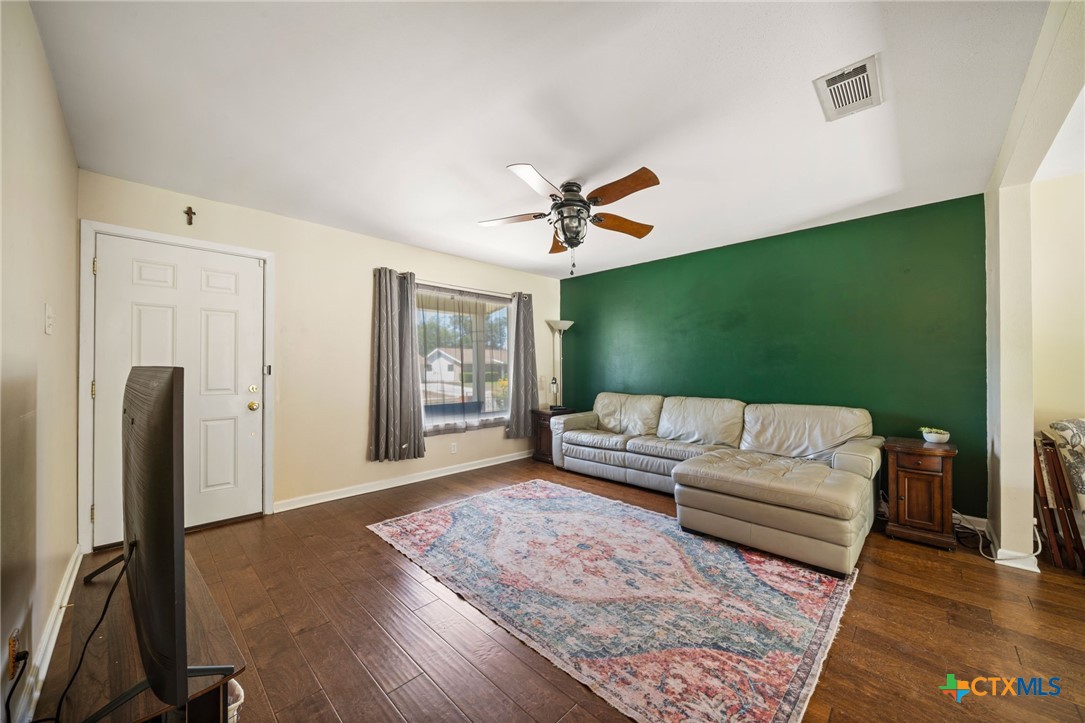 5131 Village Way Property Photo 6