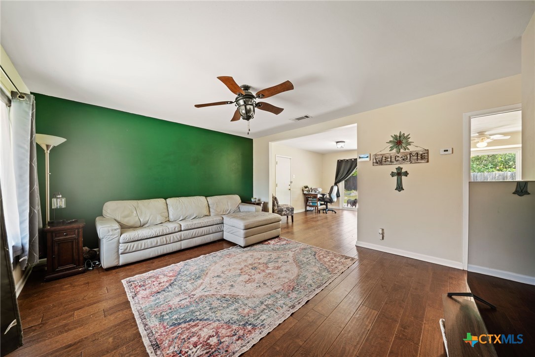 5131 Village Way Property Photo 7