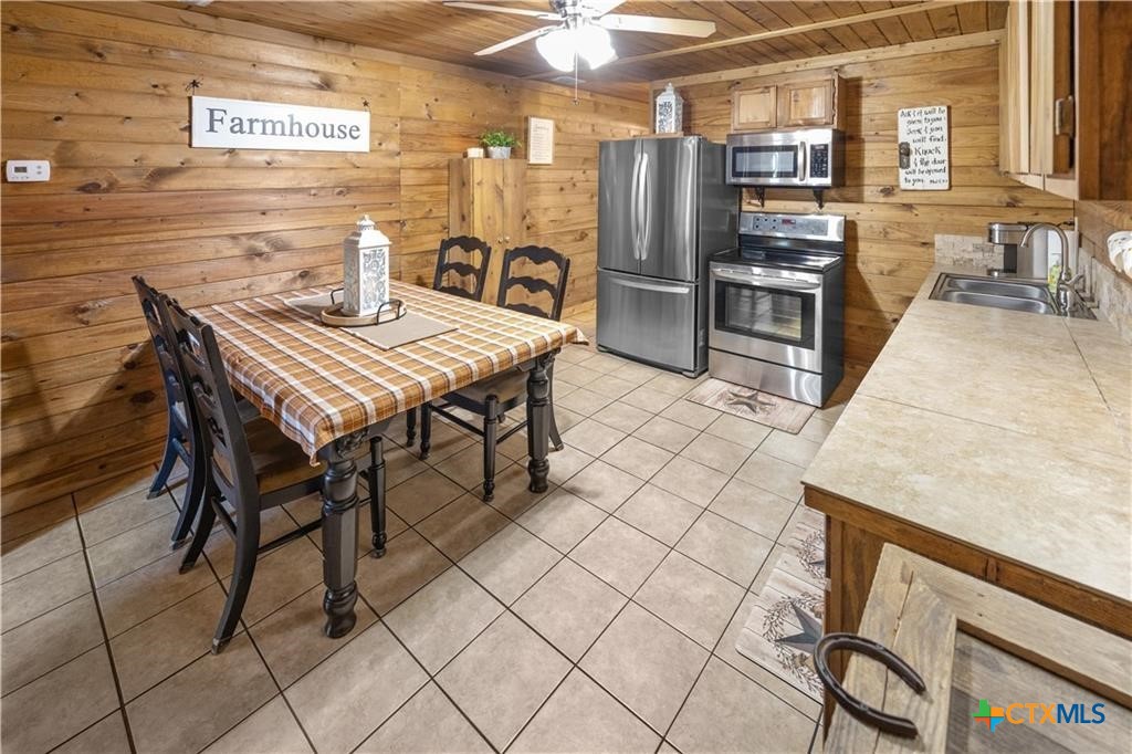 4127 Fm 799 Property Photo 8