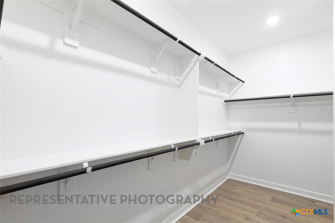 212 Menlo Bend Property Photo 17