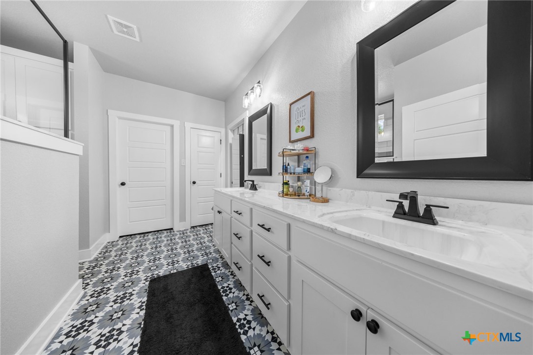 614 S Wheat Road Property Photo 22