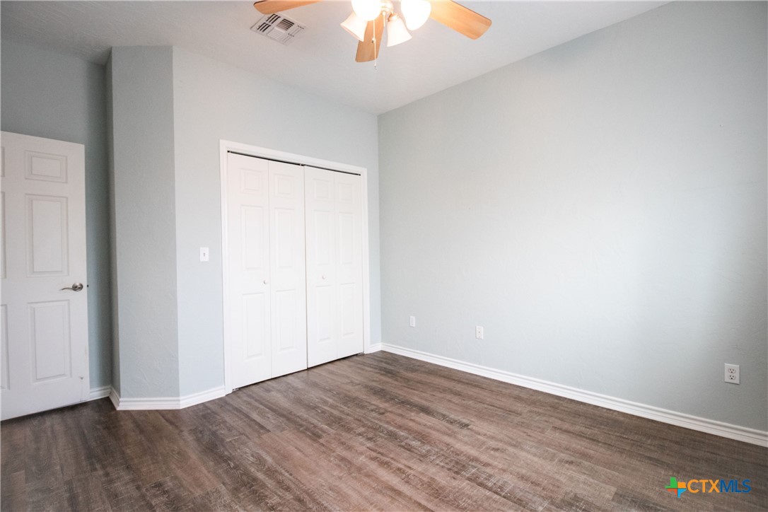 214 E Bay Avenue Property Photo 20