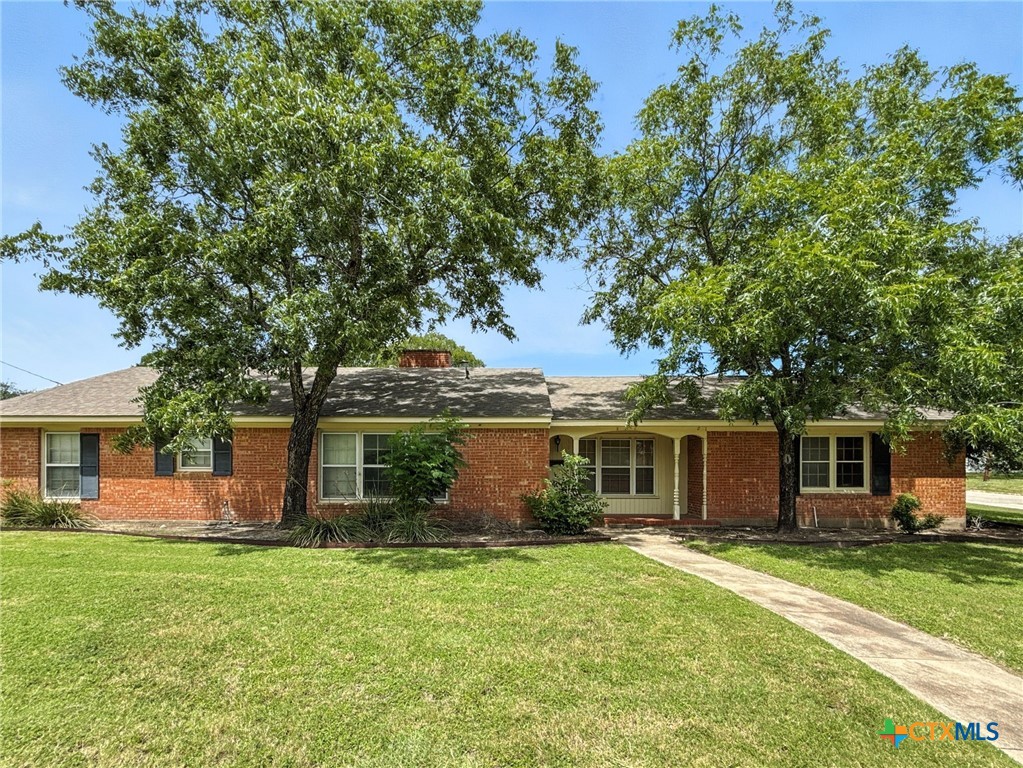 700 Park Street Property Photo 2