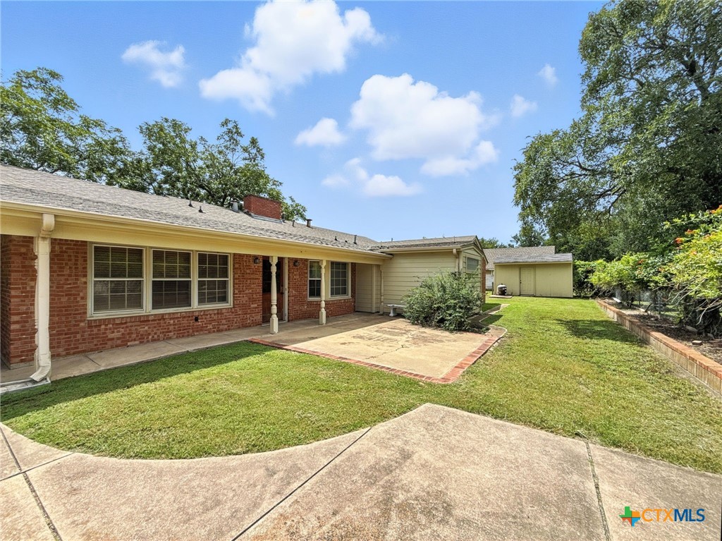 700 Park Street Property Photo 5