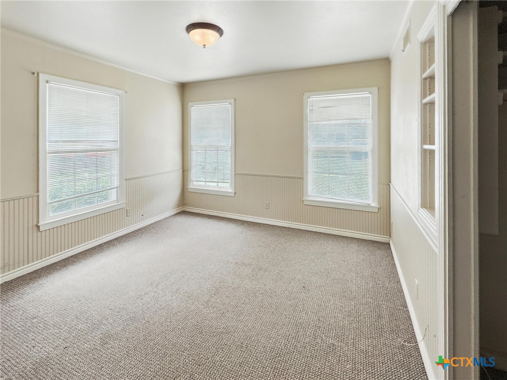 700 Park Street Property Photo 15