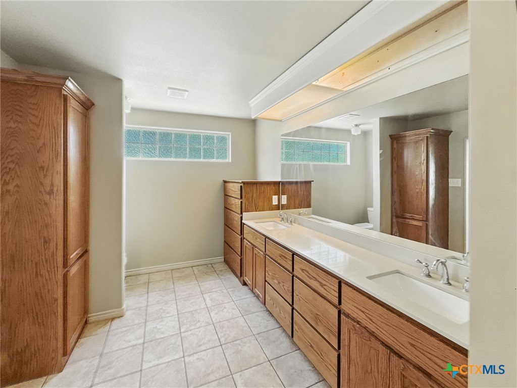 700 Park Street Property Photo 22
