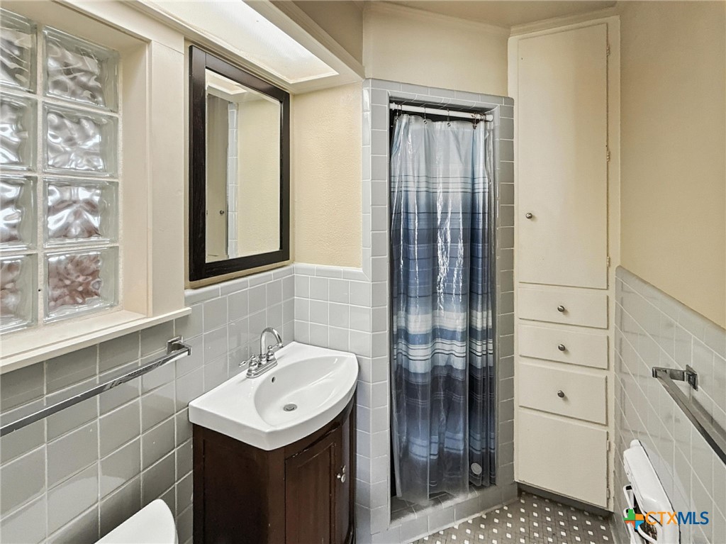 700 Park Street Property Photo 24