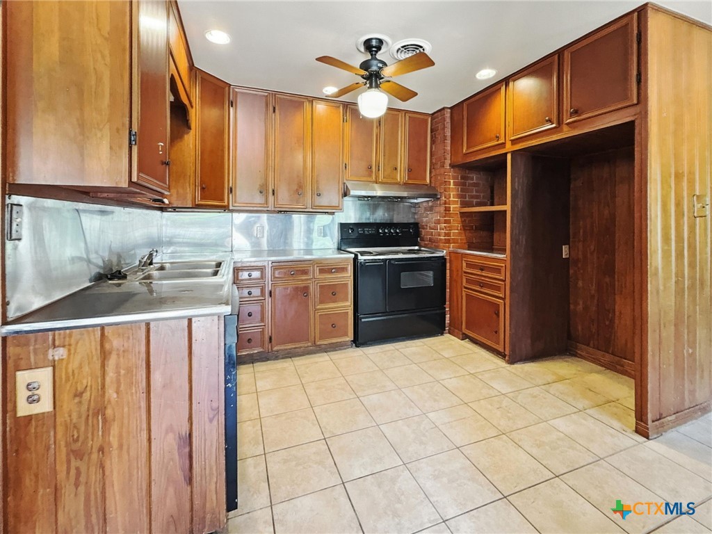 700 Park Street Property Photo 27