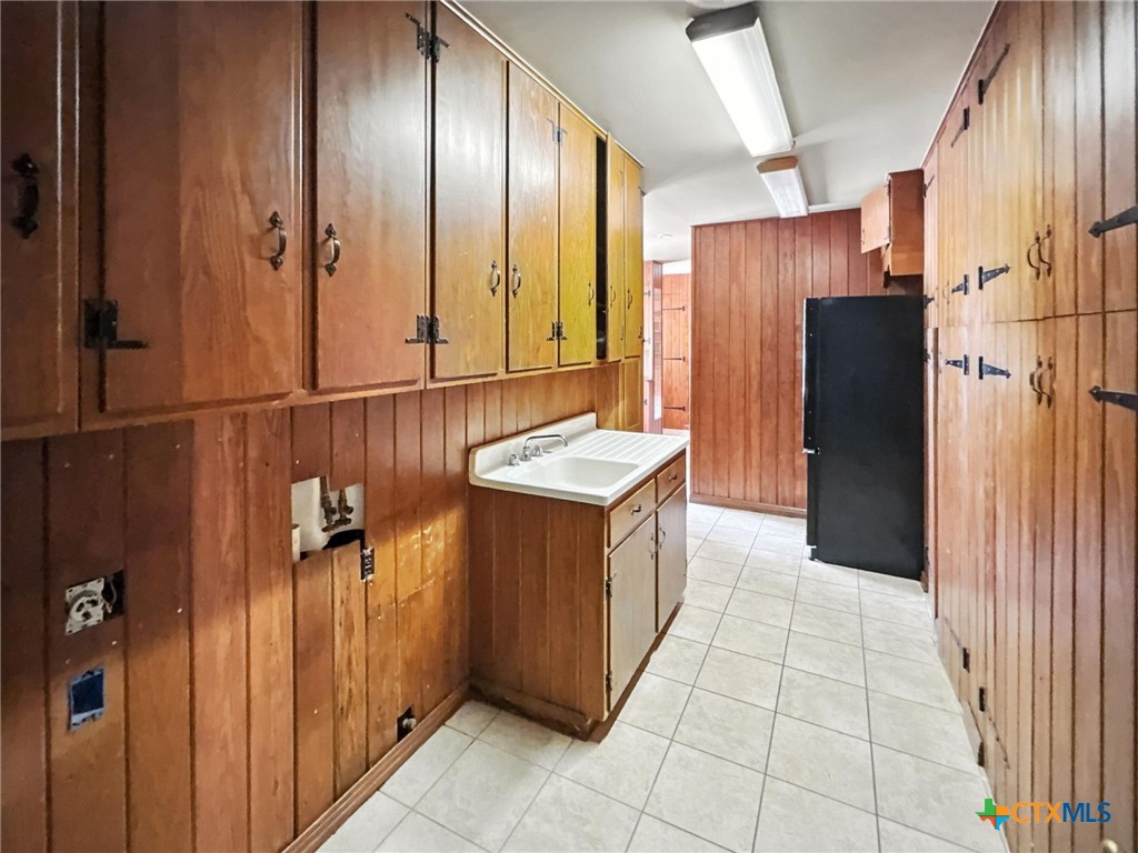 700 Park Street Property Photo 29