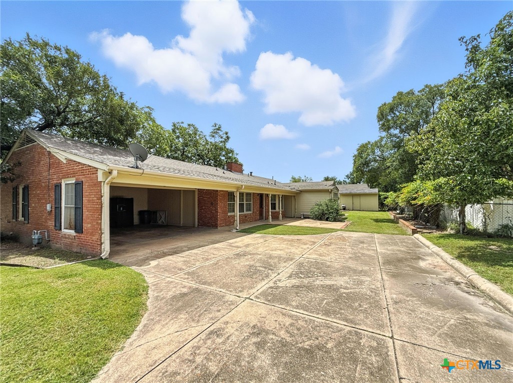 700 Park Street Property Photo 31