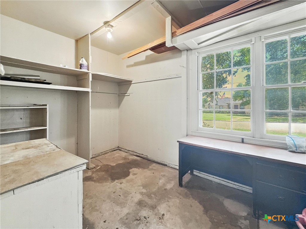700 Park Street Property Photo 33