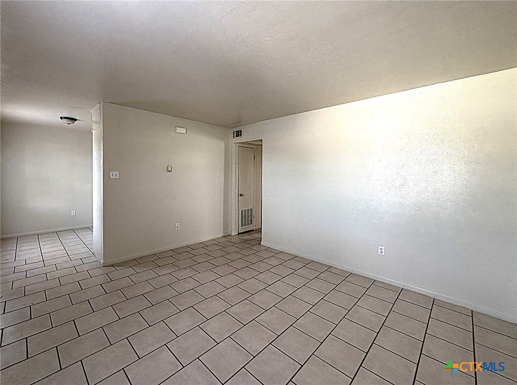 702 N 1st Street 2 Property Photo 4