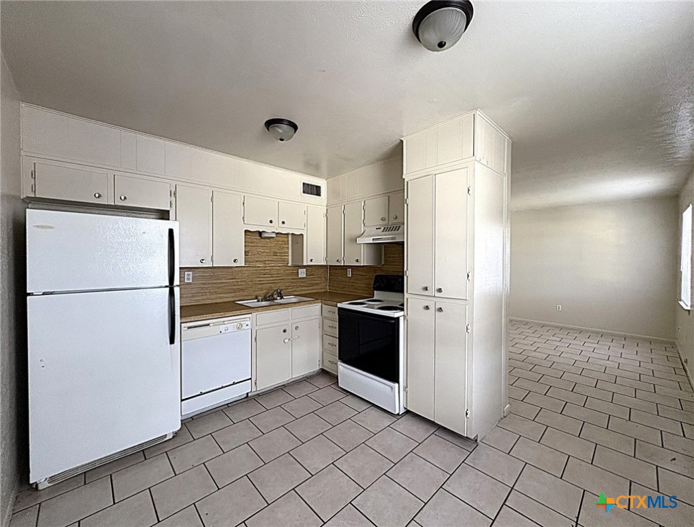 702 N 1st Street 2 Property Photo 5