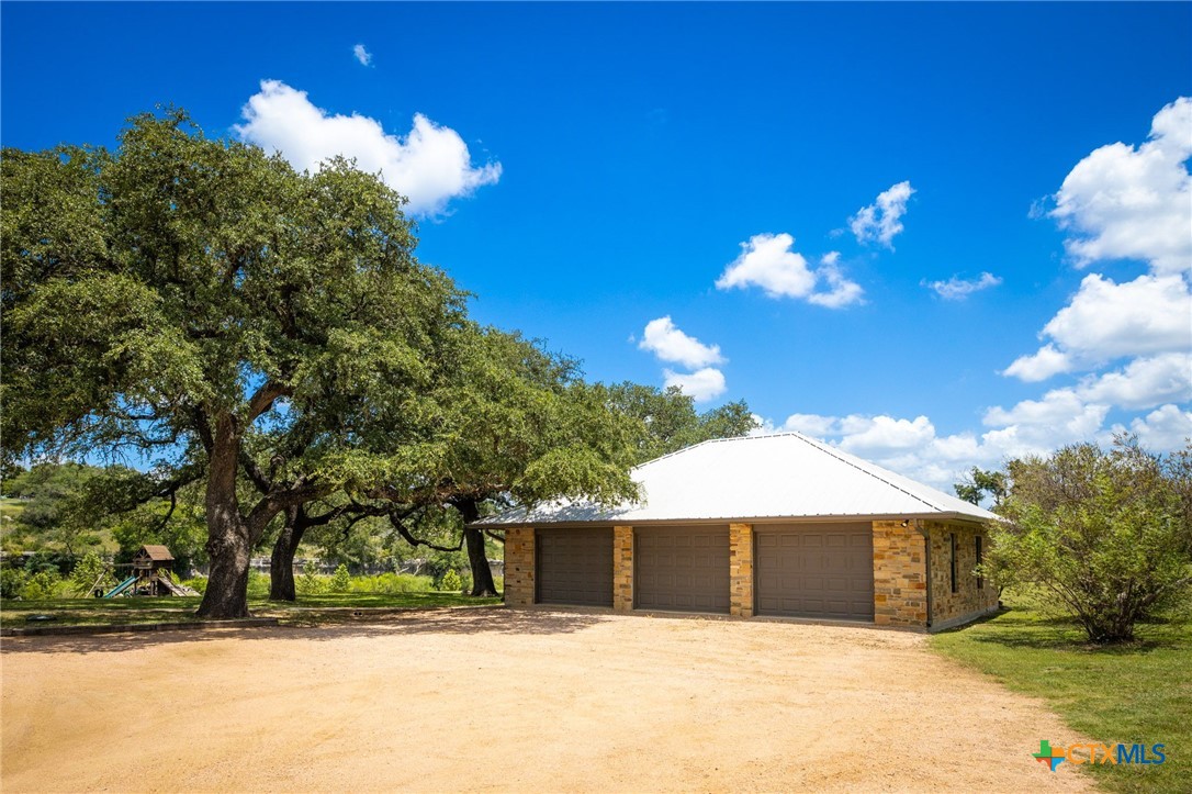 871 Chimney Valley Road Property Photo 6