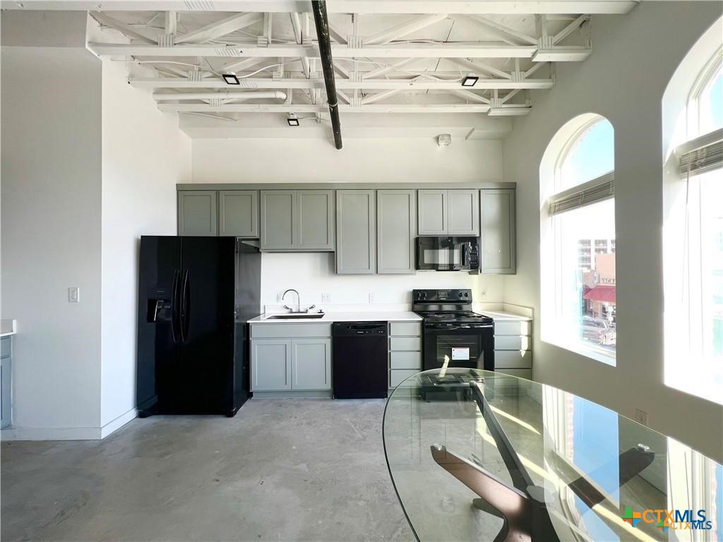 301 N Lbj Drive 202 Property Photo 4