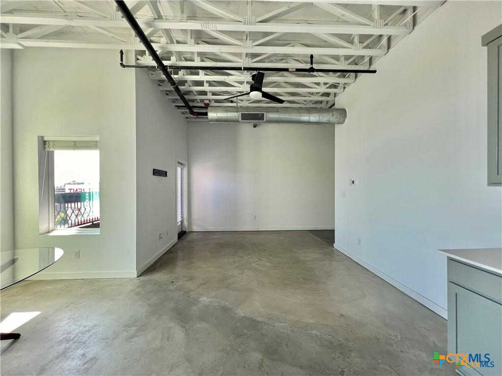 301 N Lbj Drive 202 Property Photo 6