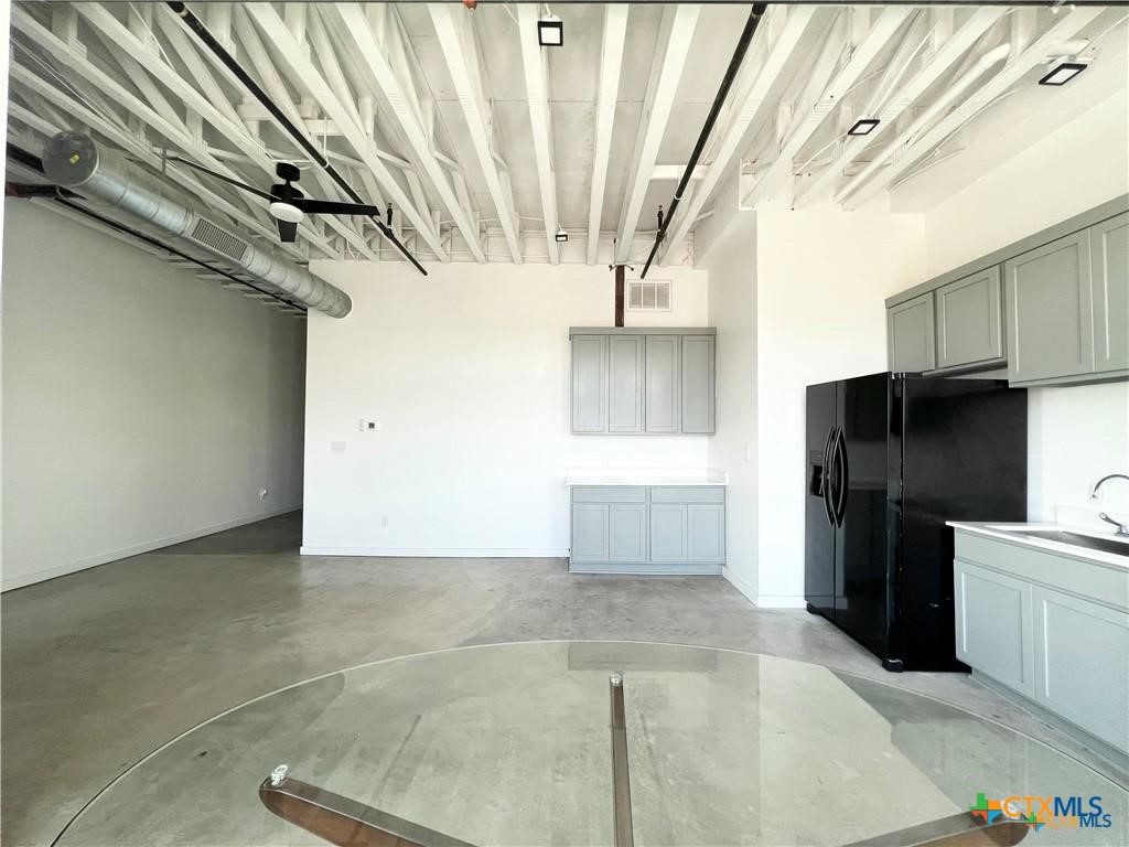 301 N Lbj Drive 202 Property Photo 8