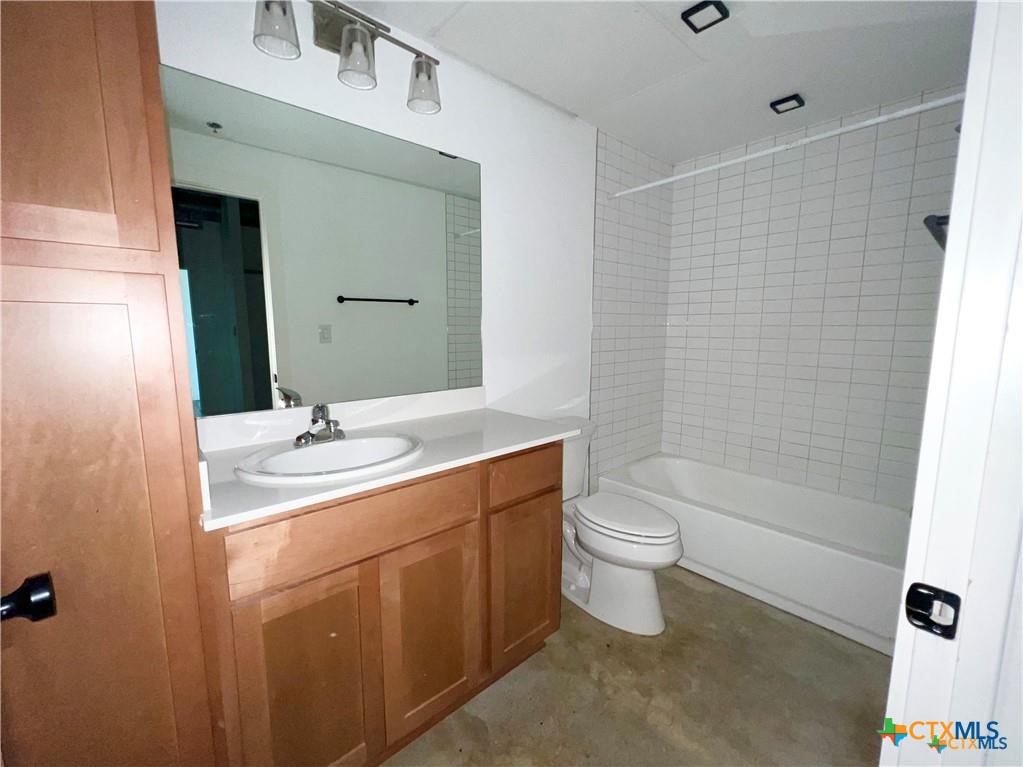 301 N Lbj Drive 202 Property Photo 17
