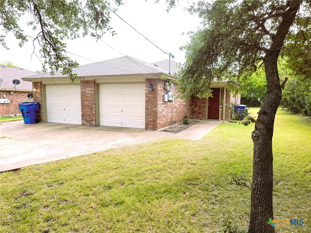 1015 Hawk Trail 1 Property Photo 1