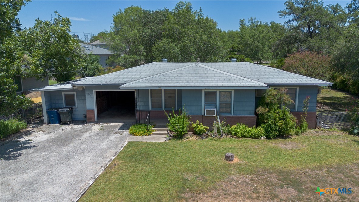 547 Lake Front Avenue Property Photo 1