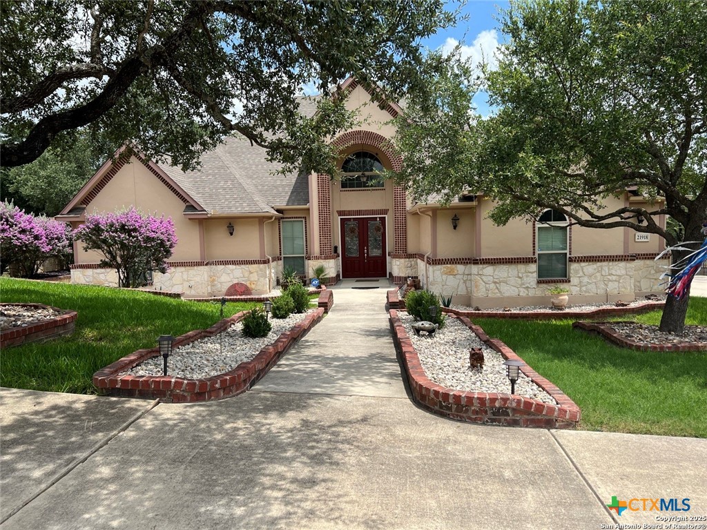 21918 Pesa Cove Property Photo 1