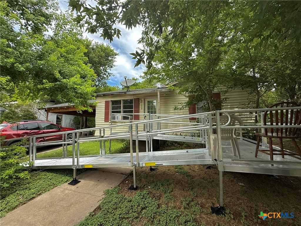 1428 E Avenue E Property Photo 1