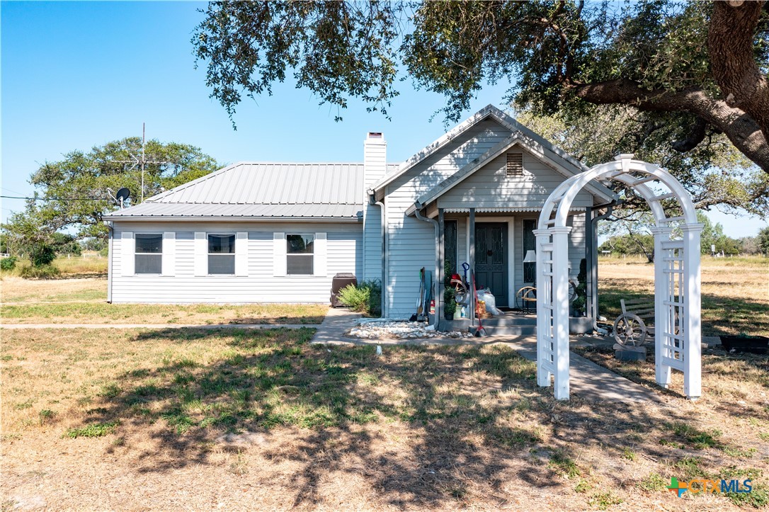 478 Fm 136 Property Photo 1
