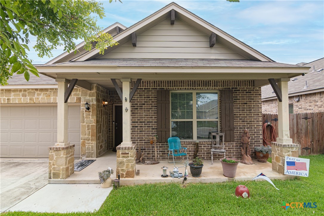1414 Shadow Rock Property Photo 1