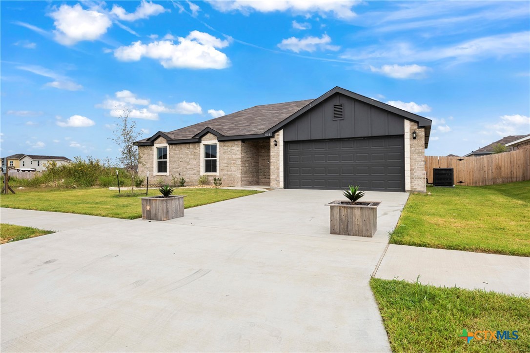 3104 Goblin Drive Property Photo 1