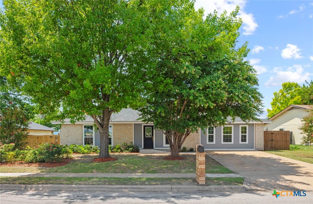 1602 Provident Lane Property Photo 1
