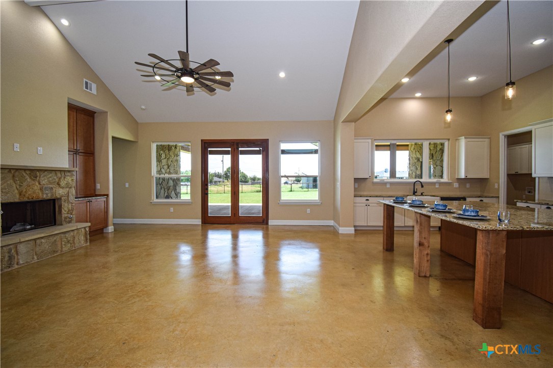 2178 Southbend Road Property Photo 5