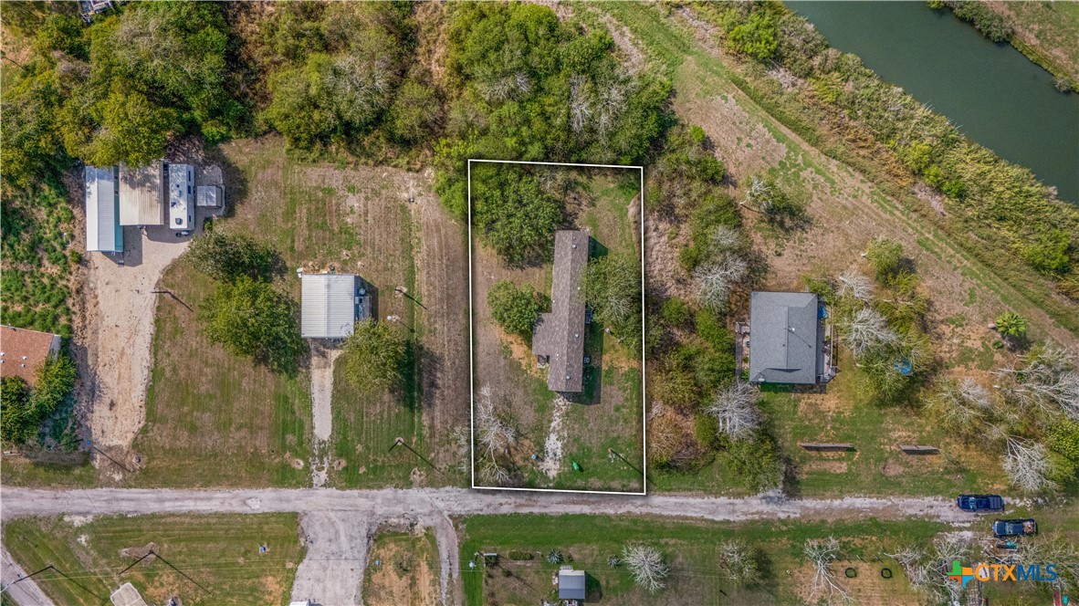 112 E Toledo Street Property Photo 4