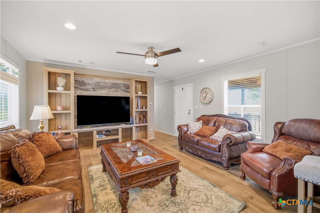 112 E Toledo Street Property Photo 6