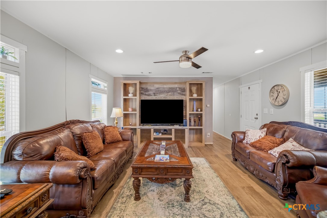 112 E Toledo Street Property Photo 8