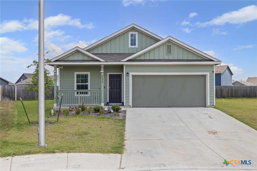 2402 Sunray Court Property Photo 1