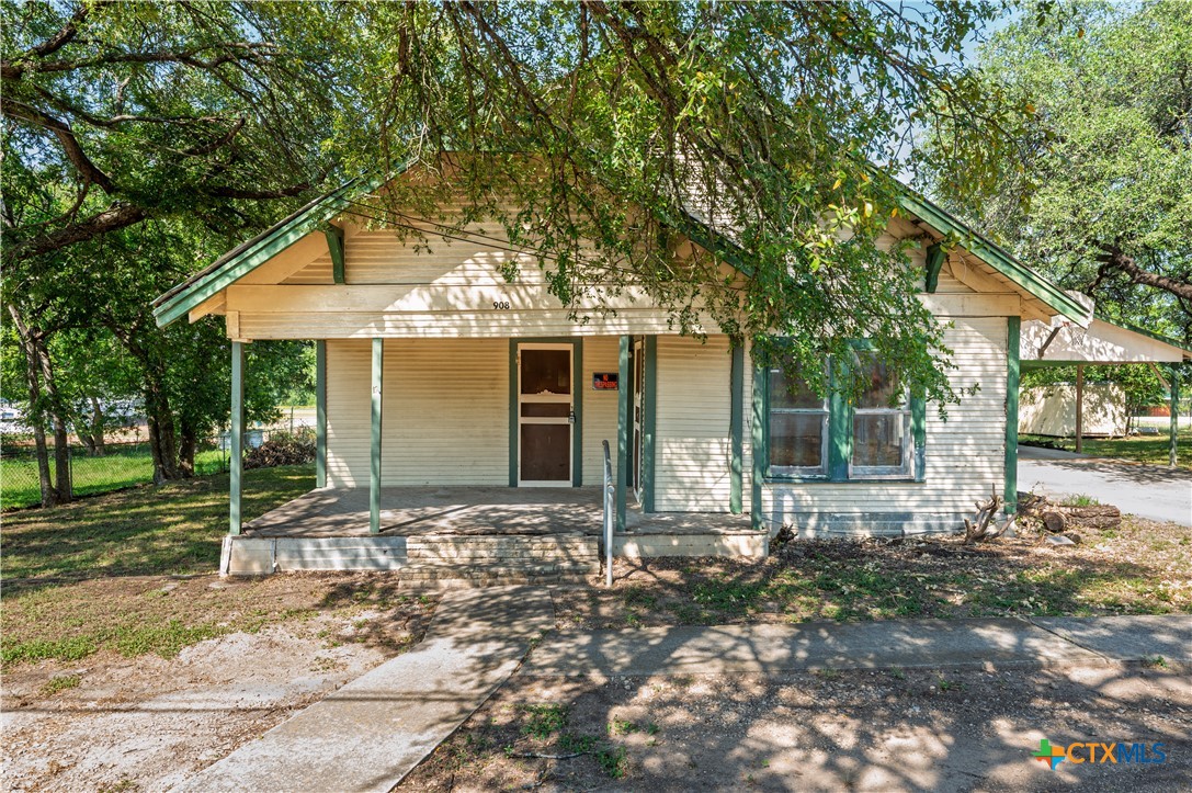 908 Campbell Street Property Photo 1