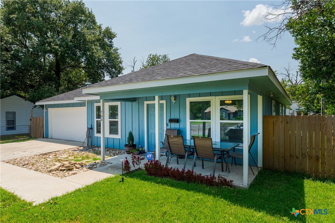 706 Valley Property Photo 1