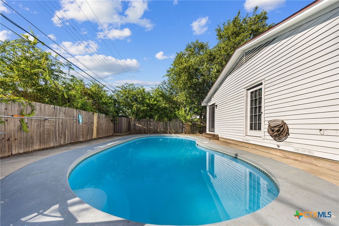 203 Margaret Lee Street Property Photo 1