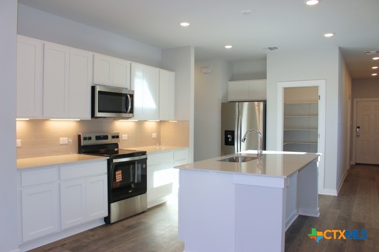213 Firefox Way Property Photo 2