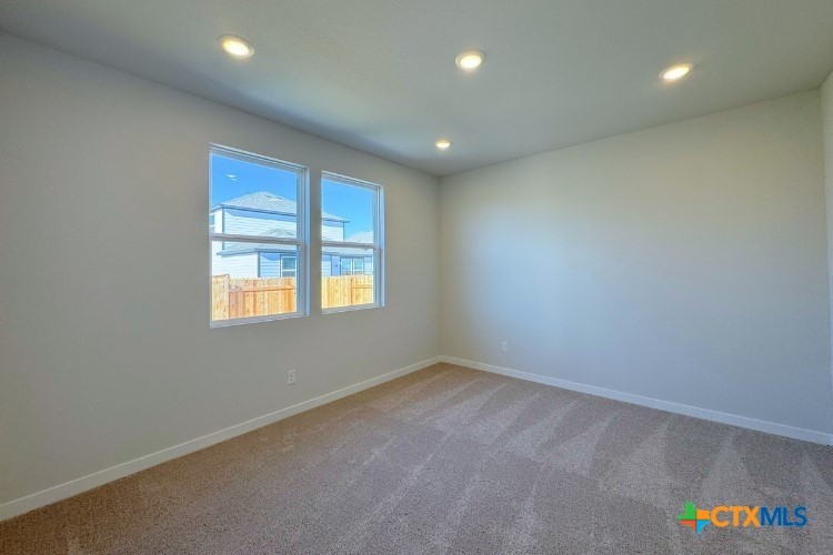 213 Firefox Way Property Photo 4