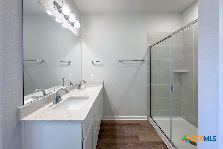 213 Firefox Way Property Photo 5