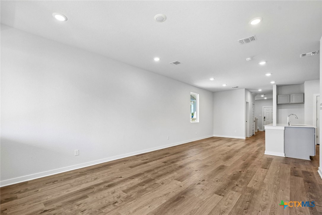 217 Firefox Way Property Photo 5