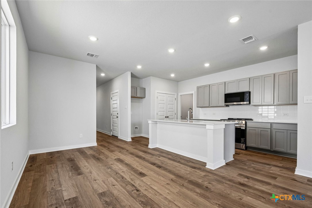 217 Firefox Way Property Photo 7