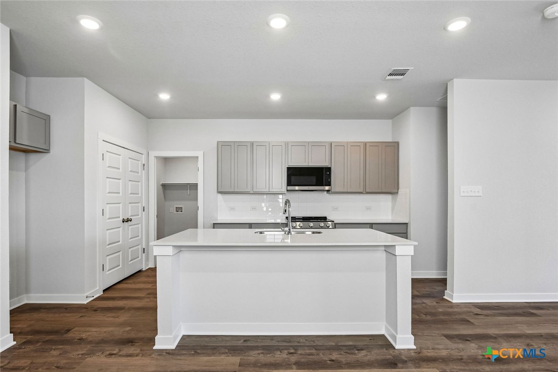 217 Firefox Way Property Photo 13