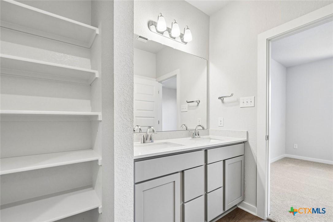 217 Firefox Way Property Photo 21