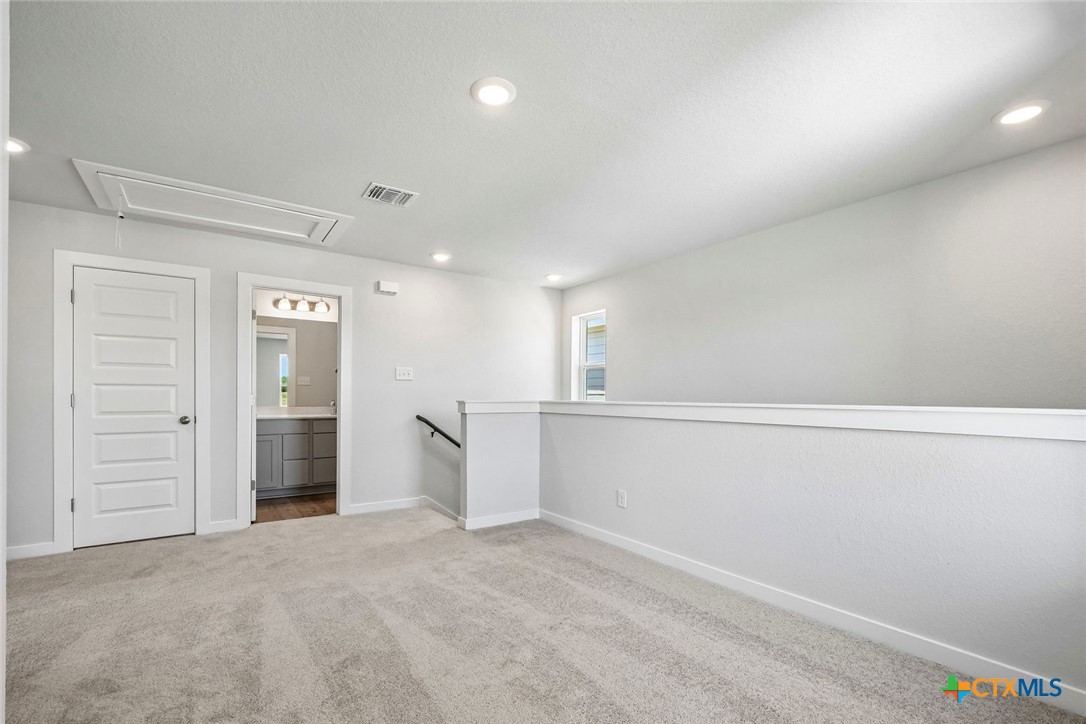 217 Firefox Way Property Photo 25
