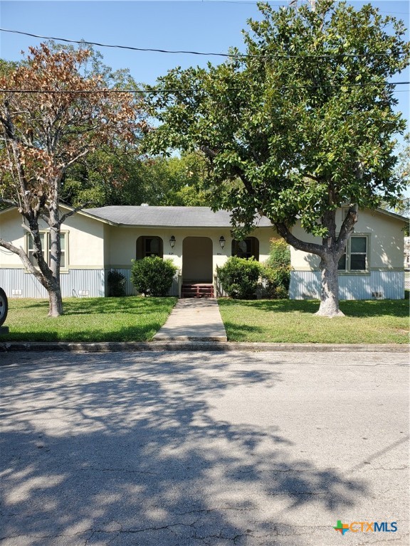 826 N Bowie Street Property Photo 1