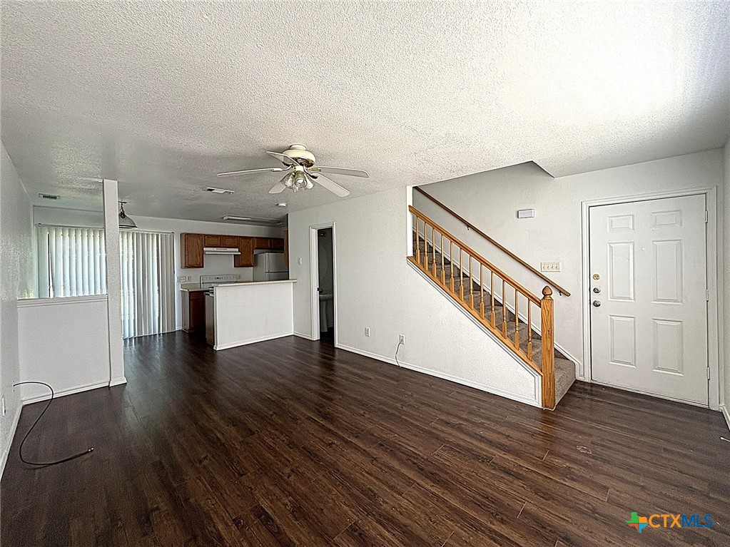 5709 Redstone Drive A Property Photo 4